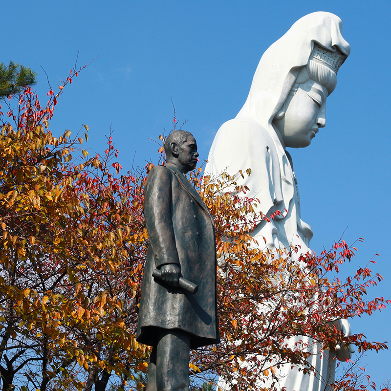 井上保三郎 銅像